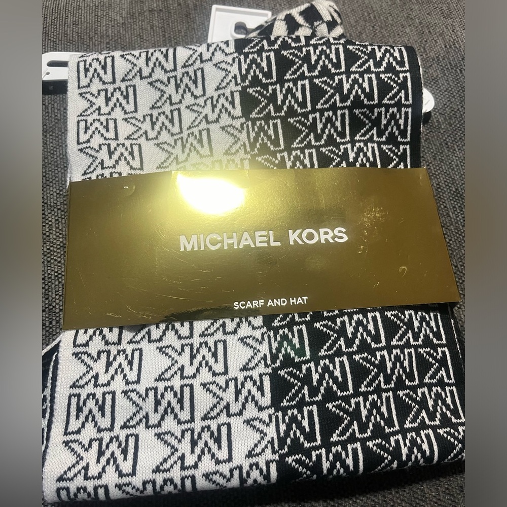 Women’s Michael Kors Scarf and Hat Set